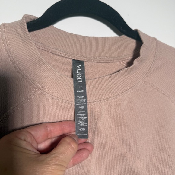 Vuori Women's Relaxed Cropped Sweatshirt - Dusty Rose Small - Picture 2 of 7